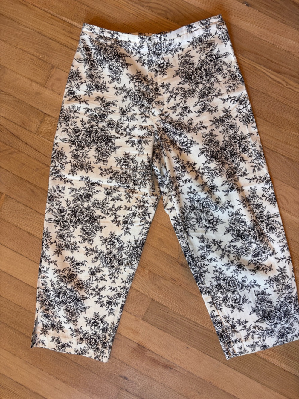 VTG Inclinations High Waist Black White Floral Capri Pants Toile Print Cotton
